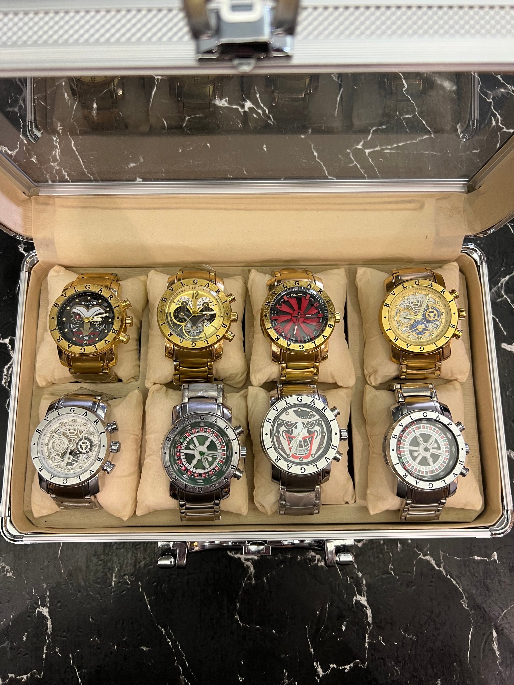 MALETA COM 8 RELÓGIOS