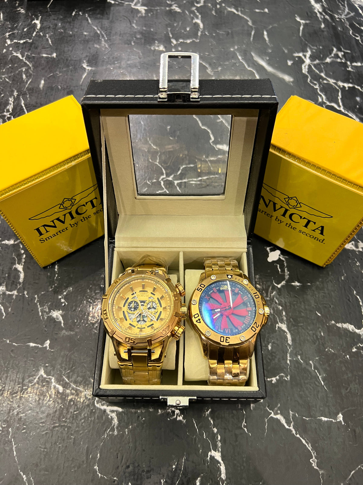 MALETA COM 2 RELÓGIOS