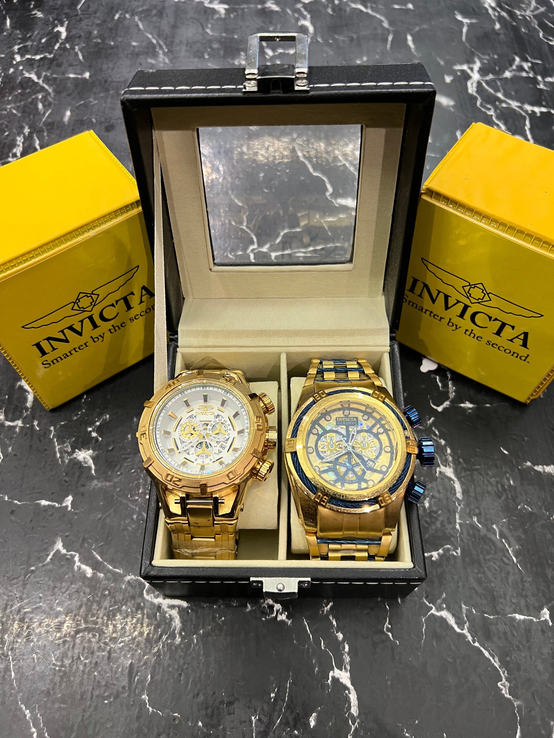 MALETA COM 2 RELÓGIOS