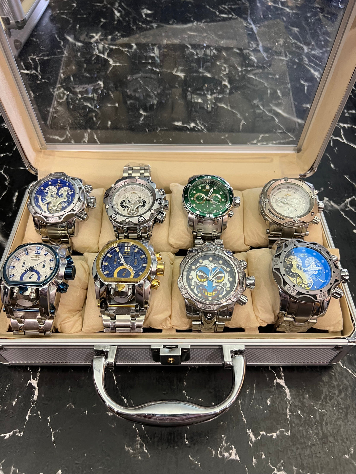 MALETA COM 8 RELÓGIOS