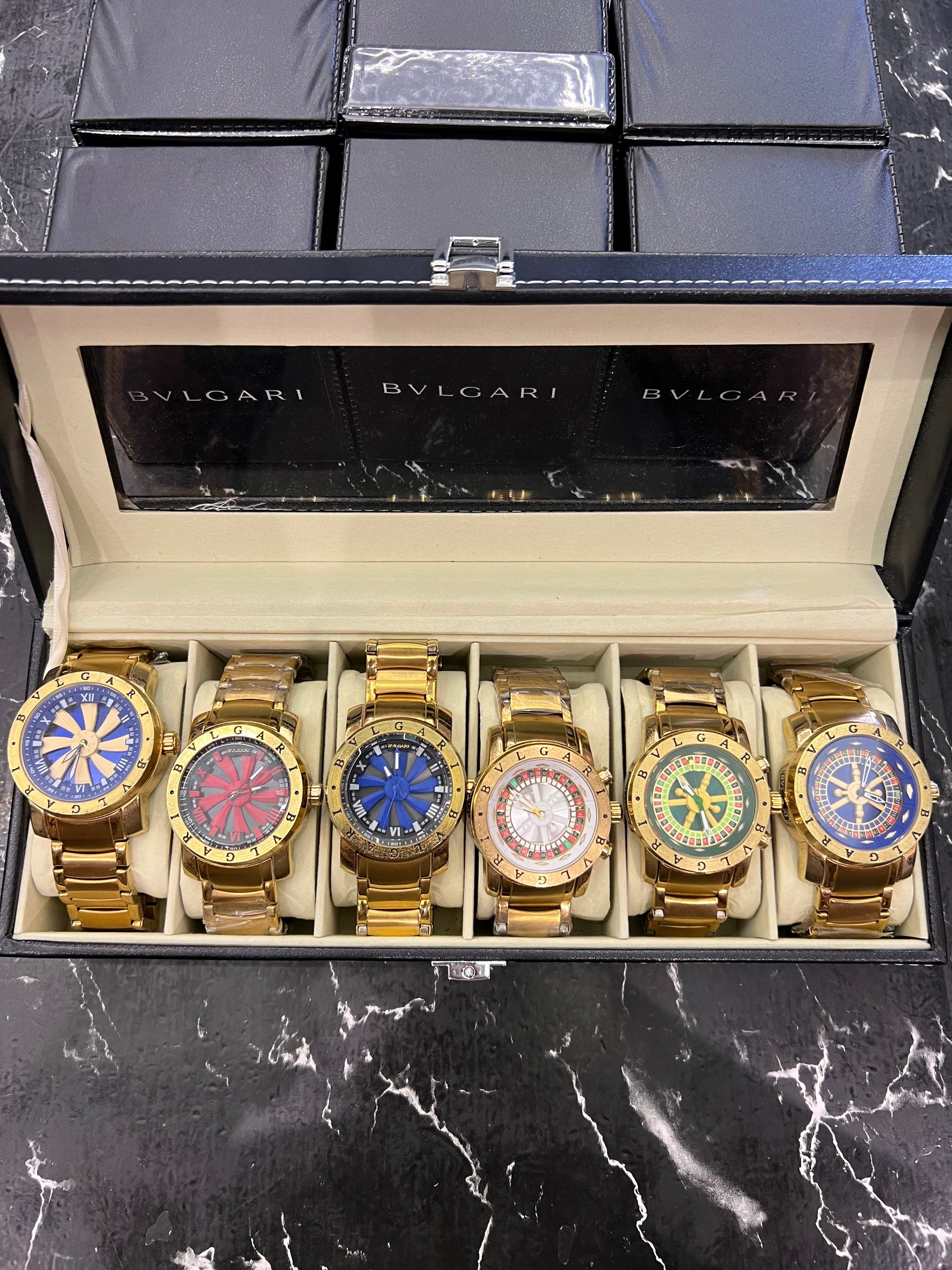 MALETA COM 6 RELÓGIOS