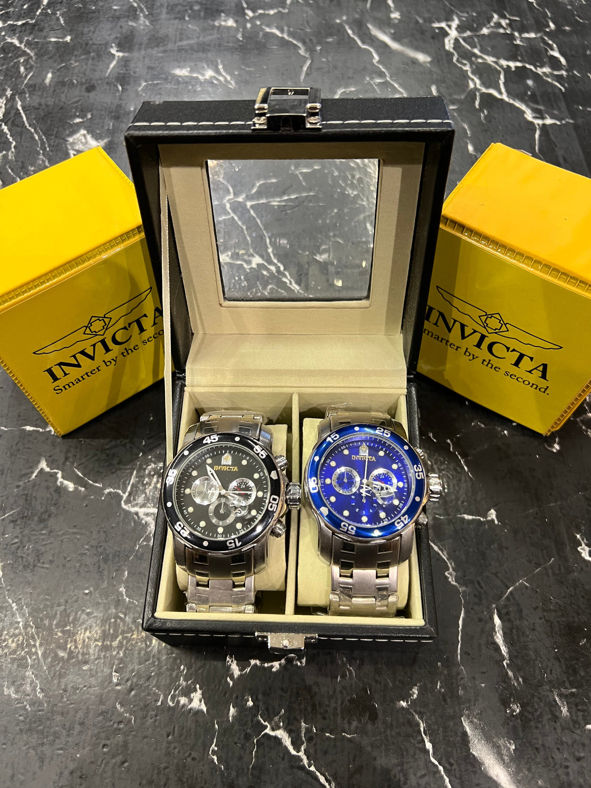 MALETA COM 2 RELÓGIOS