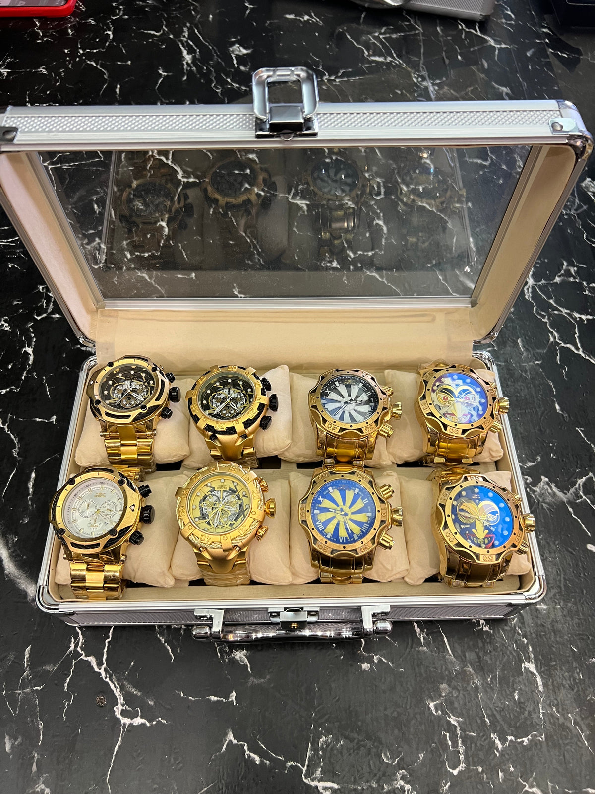 MALETA COM 8 RELÓGIOS