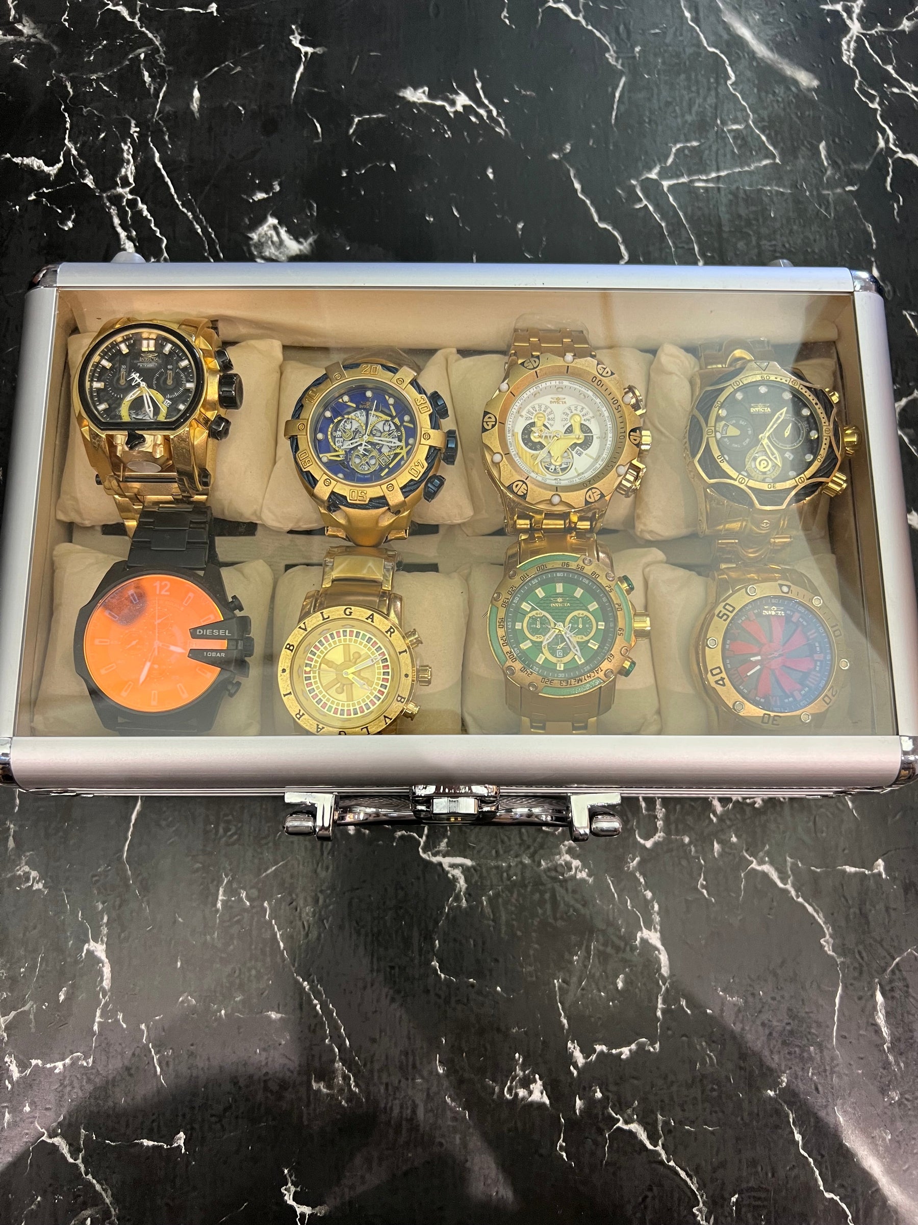 MALETA COM 8 RELÓGIOS