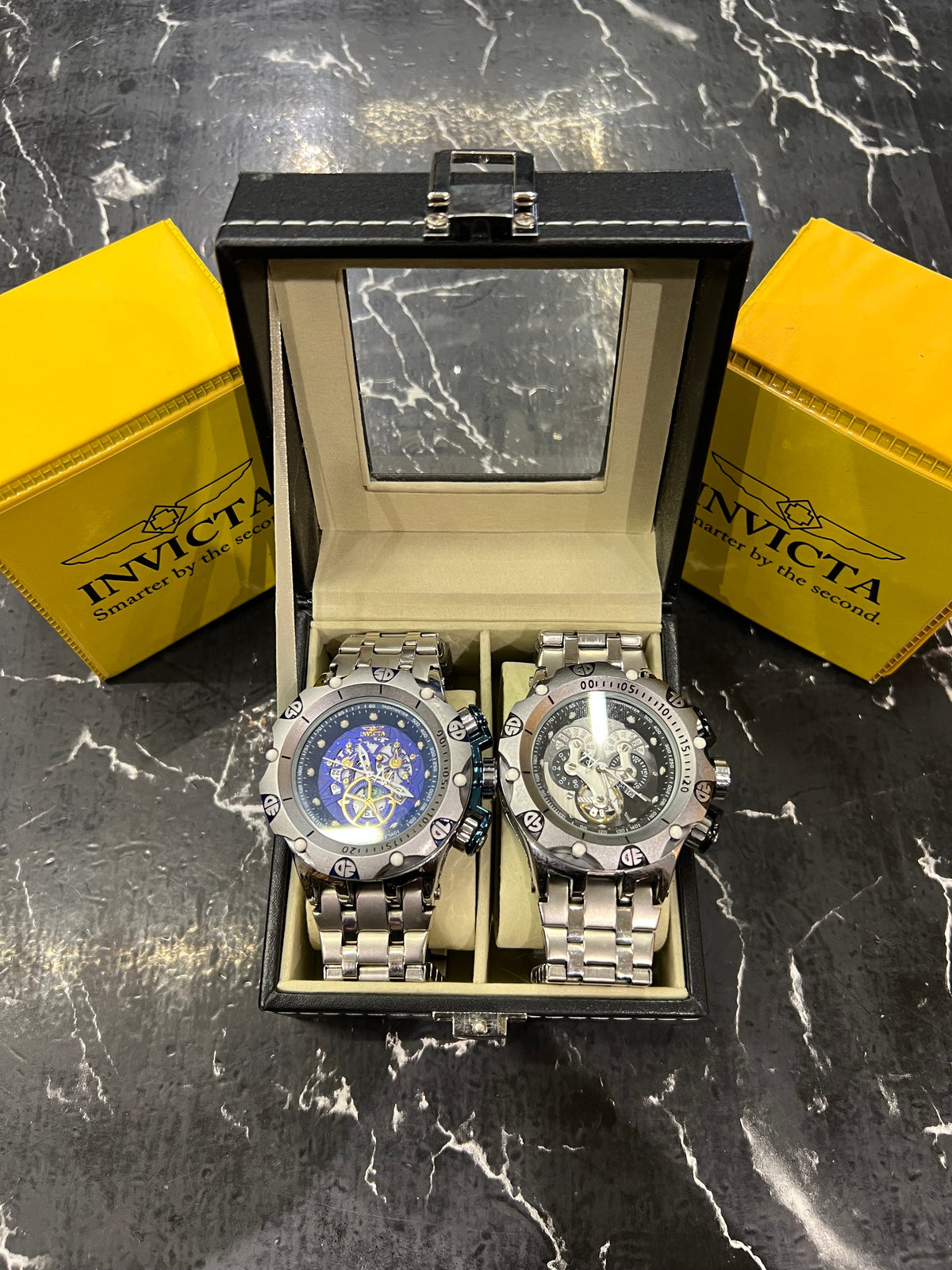 MALETA COM 2 RELÓGIOS