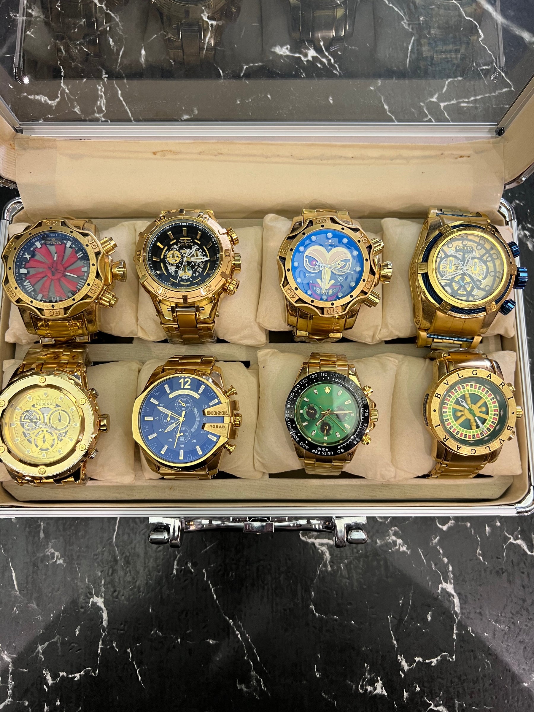 MALETA COM 8 RELÓGIOS