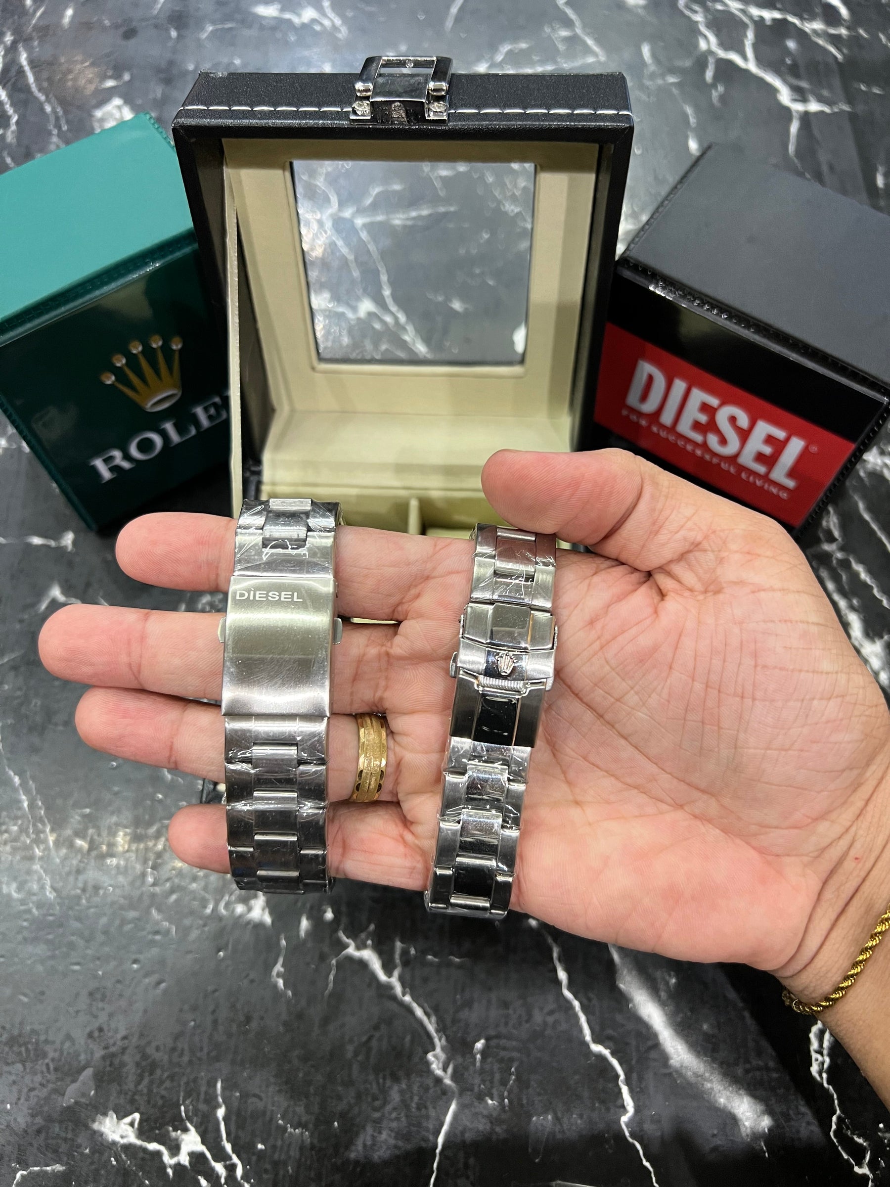 MALETA COM 2 RELÓGIOS